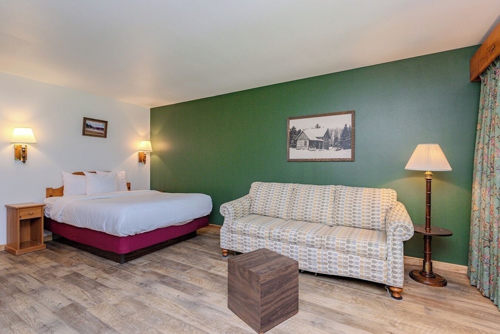 Standard Room, 1 Queen Bed (2nd Floor)