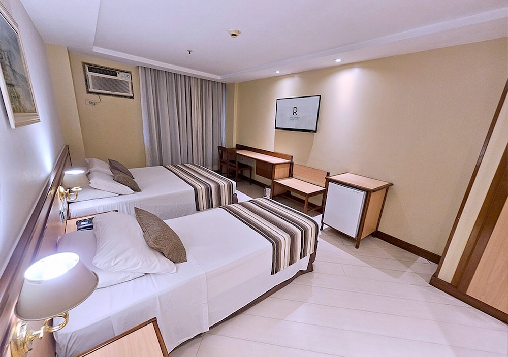 Deluxe Triple Room thumbnail 5