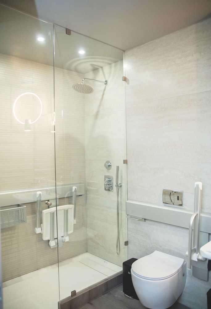 Rooster Suites, Photo 5