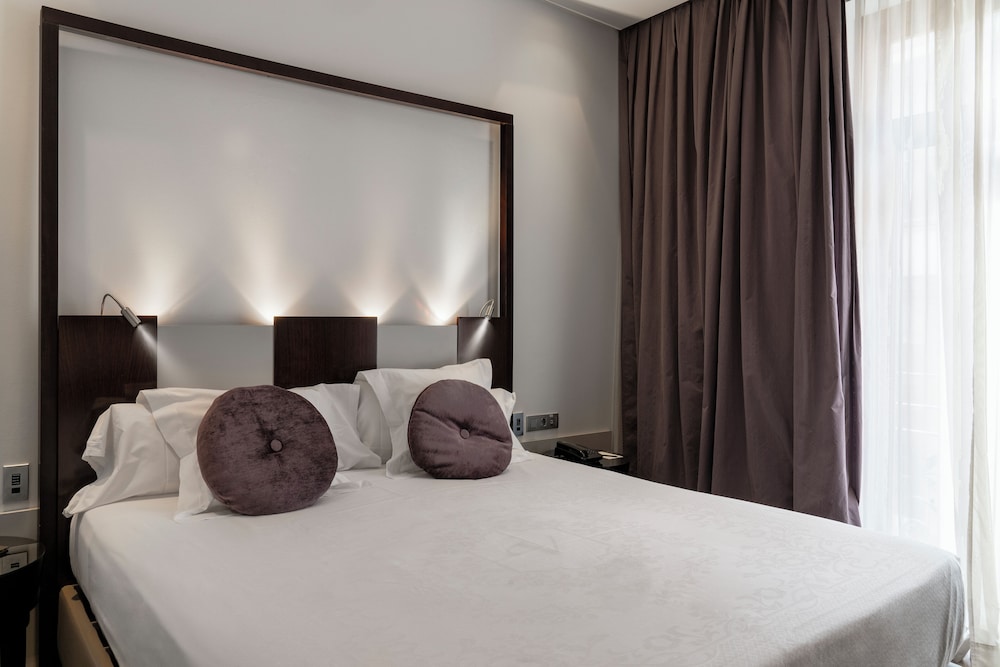 Superior Room, City View - Photo 5