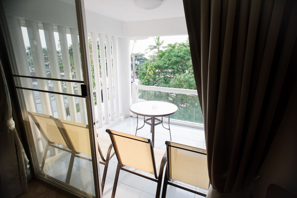 Family Suite, 2 Bedrooms, Partial Sea View, Oceanfront photo 2