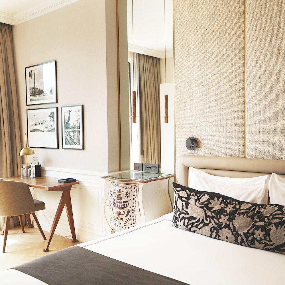 Grand Deluxe Suite photo 1