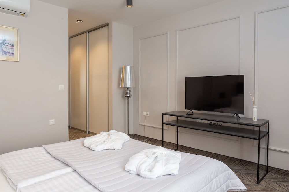 Deluxe Room, Sea Side - Photo 6