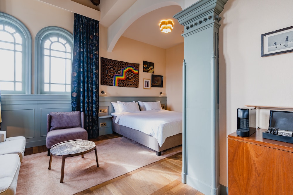 Honeymoon Suite photo 2