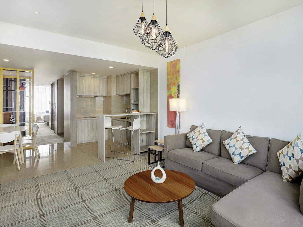 Suite, 1 King Bed