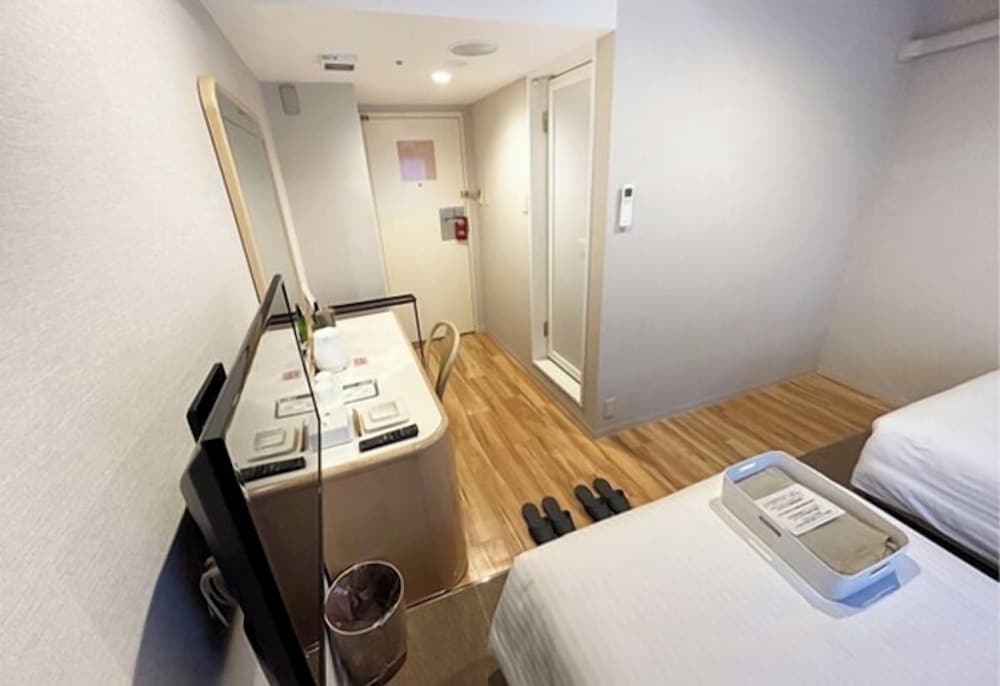 Smoking Double Twin Room C (Unit Bath)