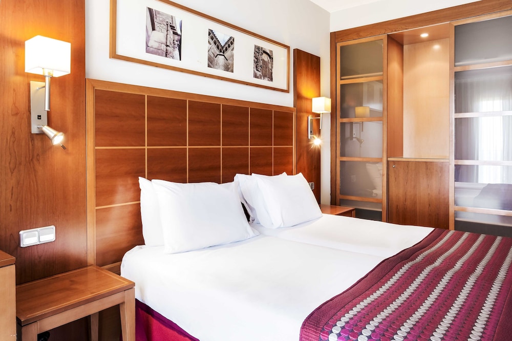Standard Double or Twin Room - Photo 3