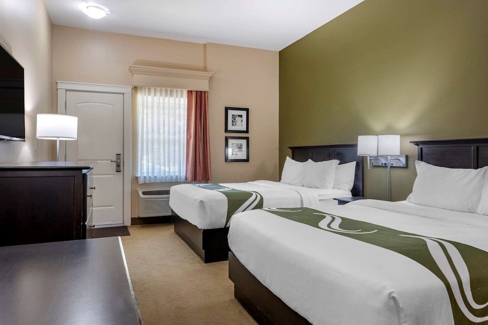 Standard Room, 2 Queen Beds, Non Smoking - Photo 7