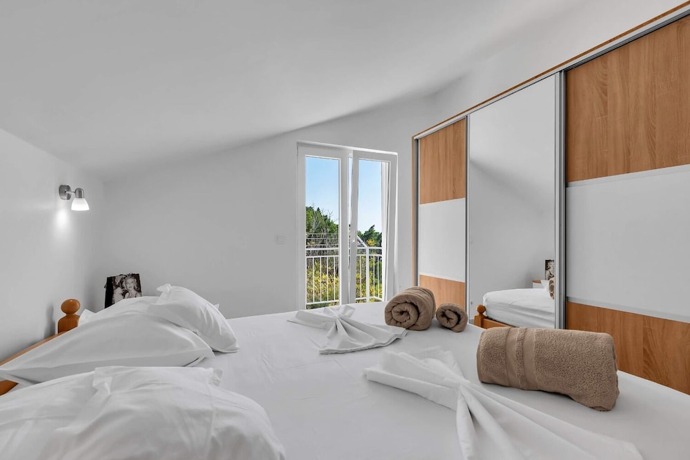 Apartment (Anka - Amazing Location - A11(2+2))