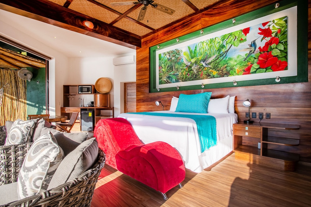 New Tower-hummingbird Love Nest Ocean View