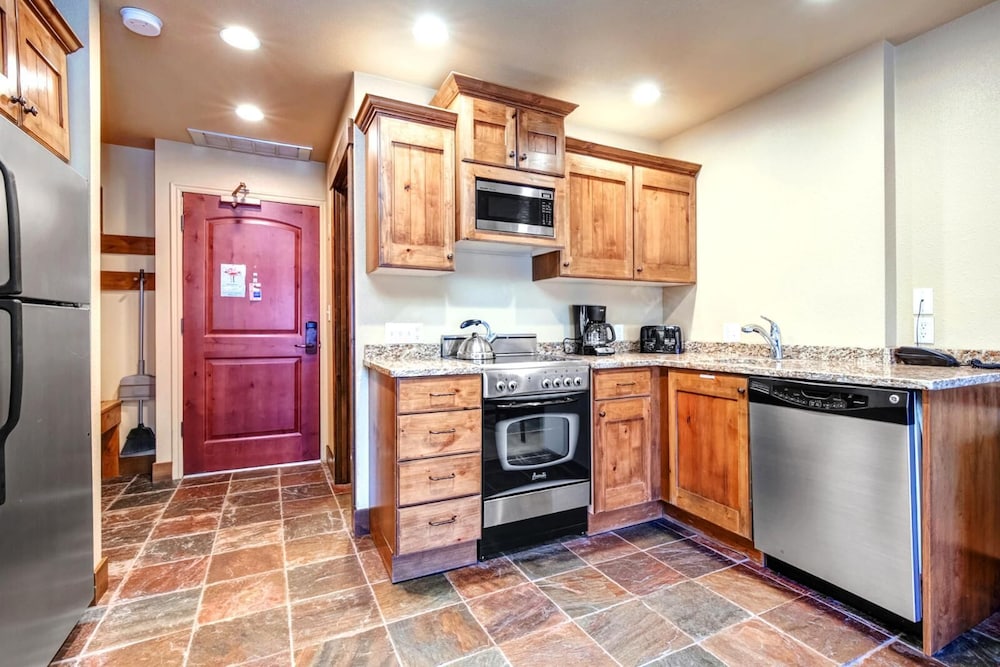 Condo, 1 Bedroom, Mountain View (Cbi 311) photo 3
