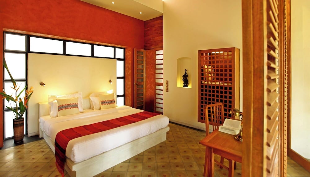 Villa photo 2