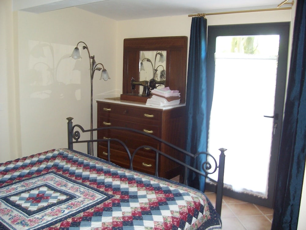 Apartment, 2 Bedrooms, 2 Bathrooms photo 2