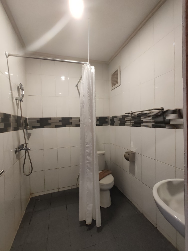 Deluxe Double Or Twin Room, Lakeside photo 2