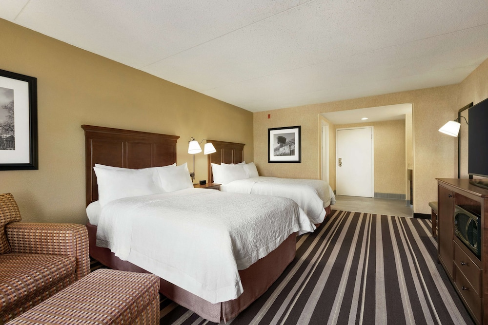 Room, 2 Double Beds, Accessible - Photo 3