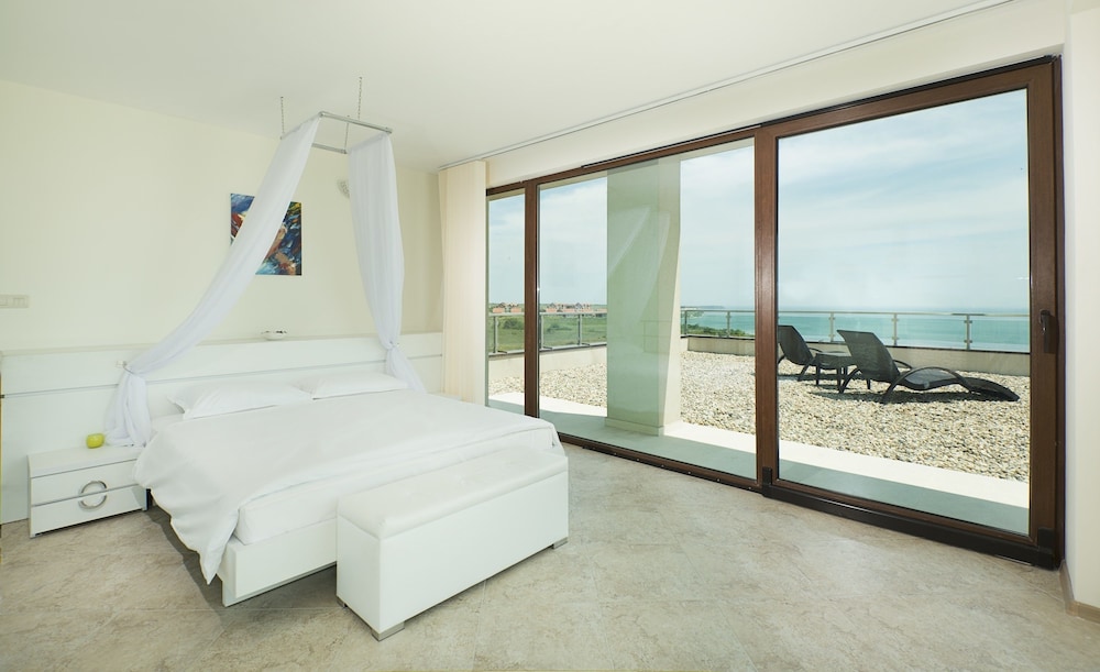 Luxury Penthouse, Balcony, Sea View photo 1