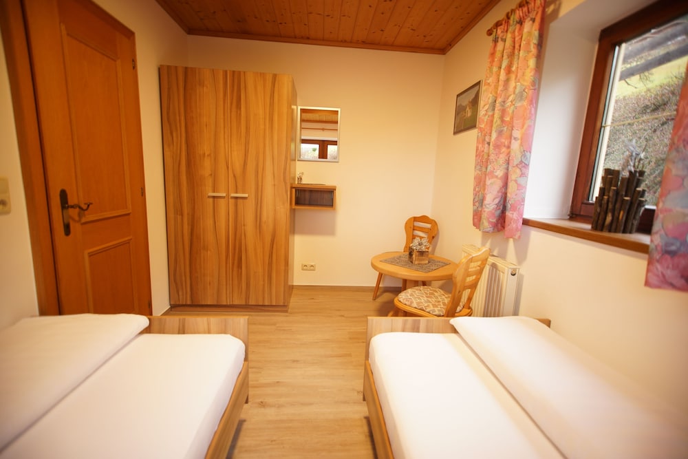 Exclusive Apartment, Mountain View photo 3
