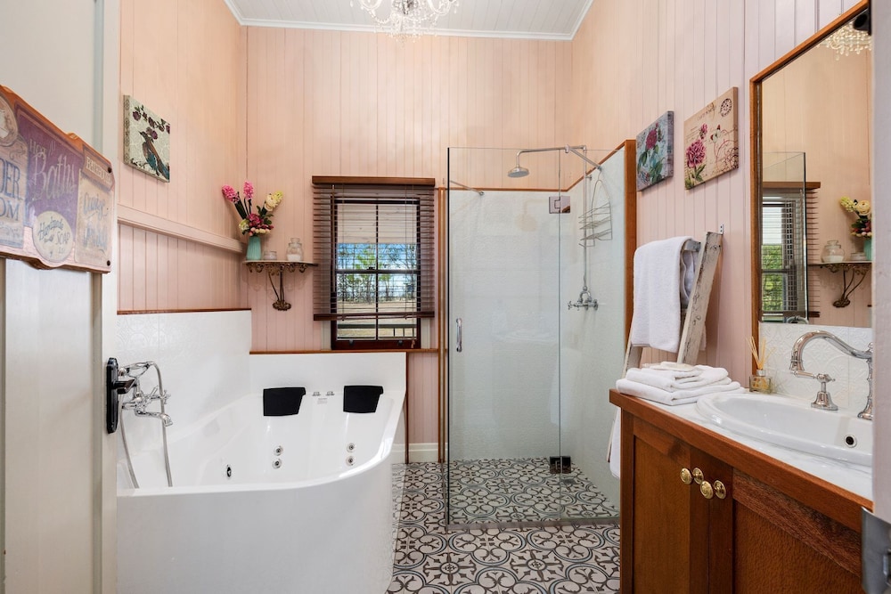 Romantic Cottage photo 2