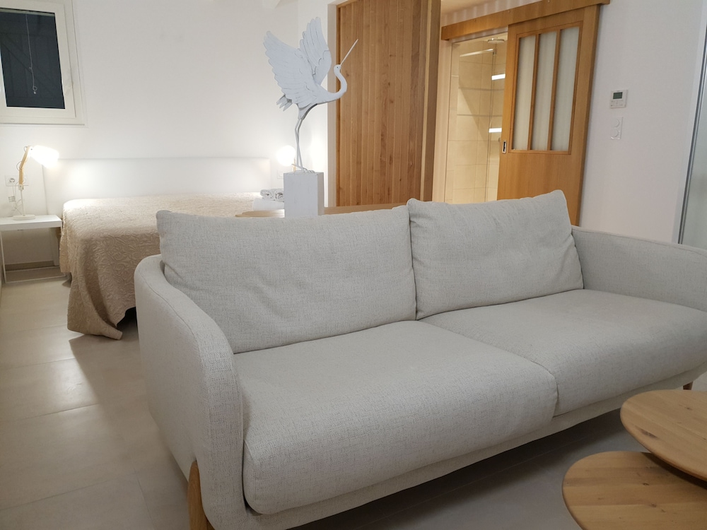 Superior Suite, 1 King Bed, Sea View photo 2