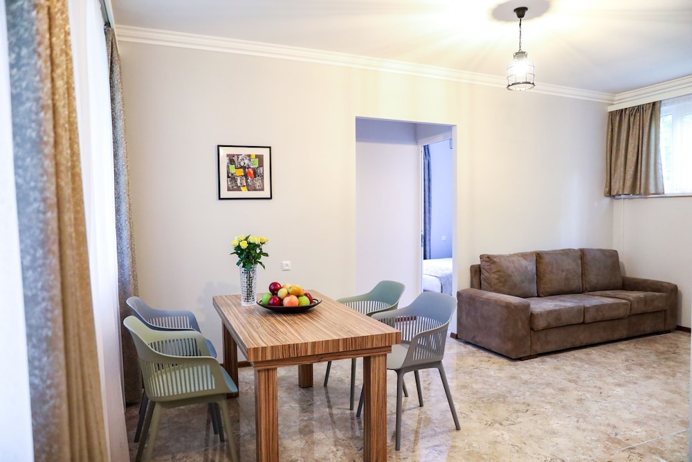 Family Apartment photo 1