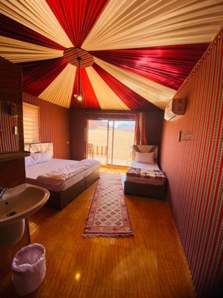 Panoramic Room, 1 Bedroom, Private Bathroom, Mountain View photo 3