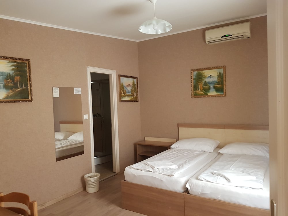 Standard Double Room - Photo 7