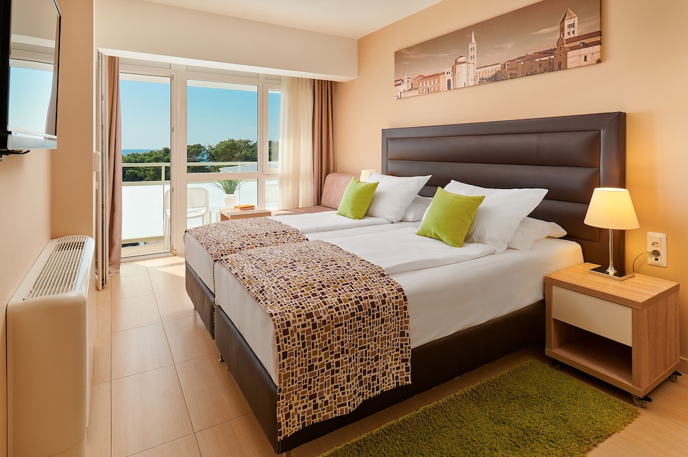 Premium Double Room, Balcony, Sea View (2+1) - Photo 1