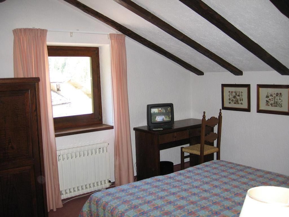 Quadruple Room, 2 Bedrooms, Connecting Rooms, Mountain View