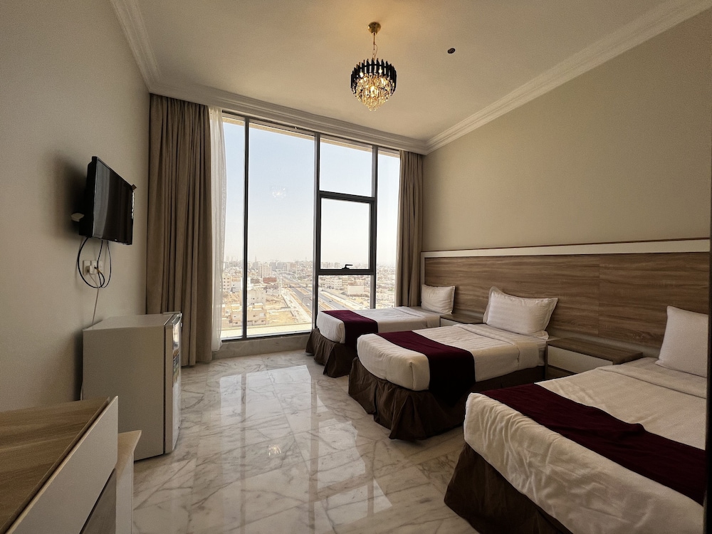Economy Triple Room photo 1