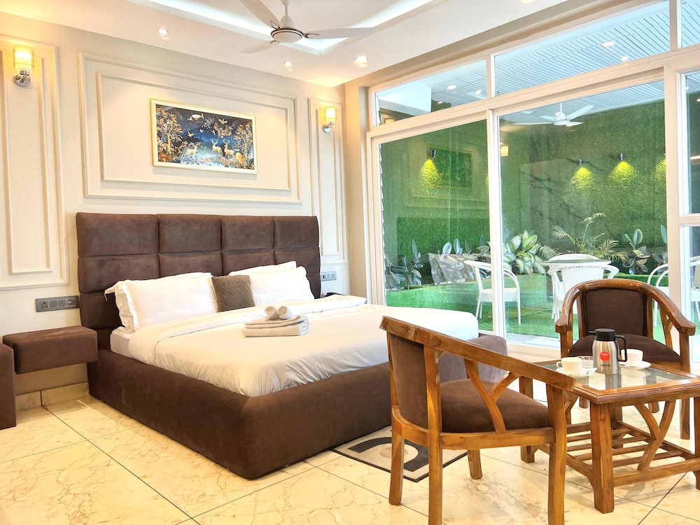 Executive Room