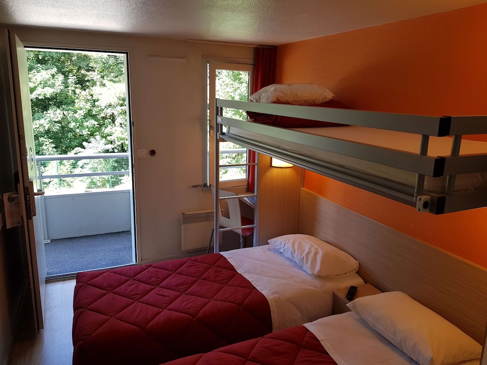 Standard Room, 3 Twin Beds photo 2