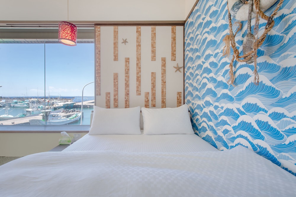 Deluxe Double Room with Sea View - Photo 6