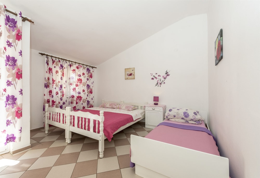 Apartment (A1)