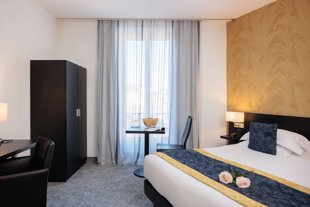 Superior Room, 1 King Bed, Non Smoking (Twin bed on request) - Photo 8