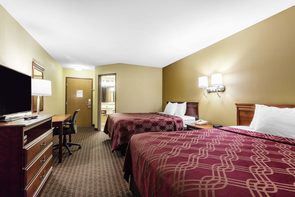 Room, 2 Queen Beds, Non Smoking - Photo 2