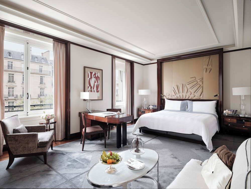 Junior Suite, 1 King Bed photo 1