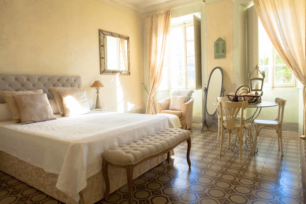 Romantic Suite, 2 Bedrooms, Lake View photo 1