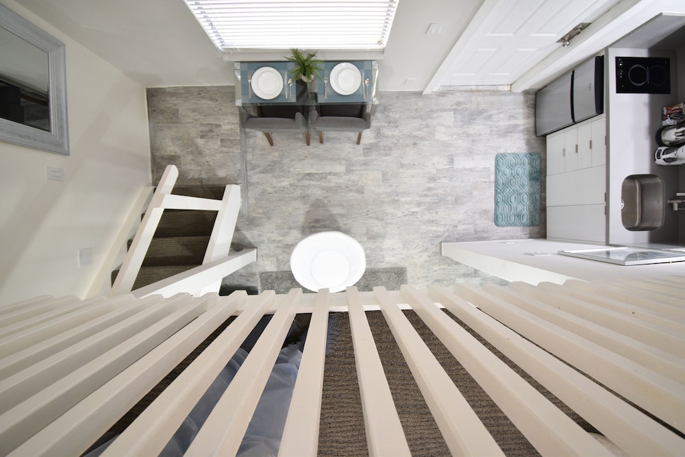 Studio (Bedroom Loft - Unit 6) photo 2
