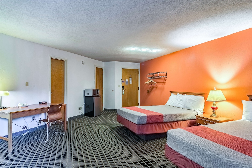 Deluxe Room, 2 Double Beds, Non Smoking, Refrigerator & Microwave - Photo 6
