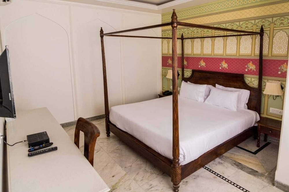 Deluxe Room - Photo 2