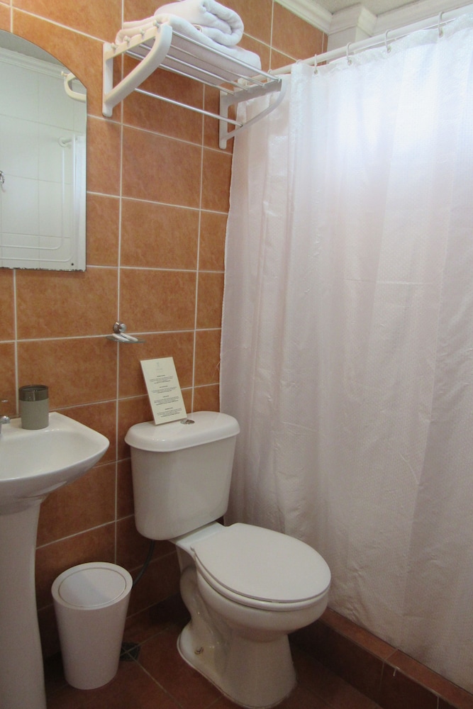 Double Room - Photo 12