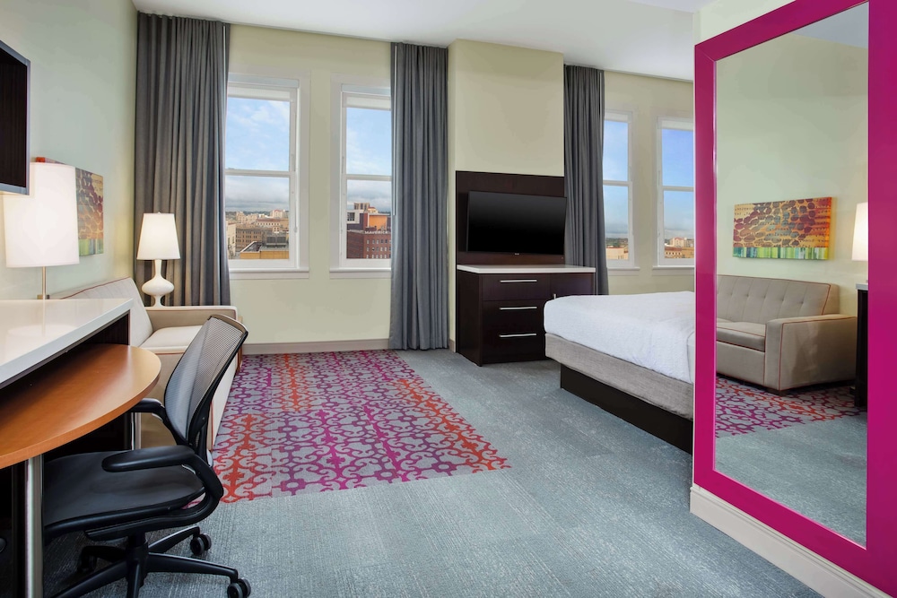 Studio, 1 King Bed, City View, Corner thumbnail 5