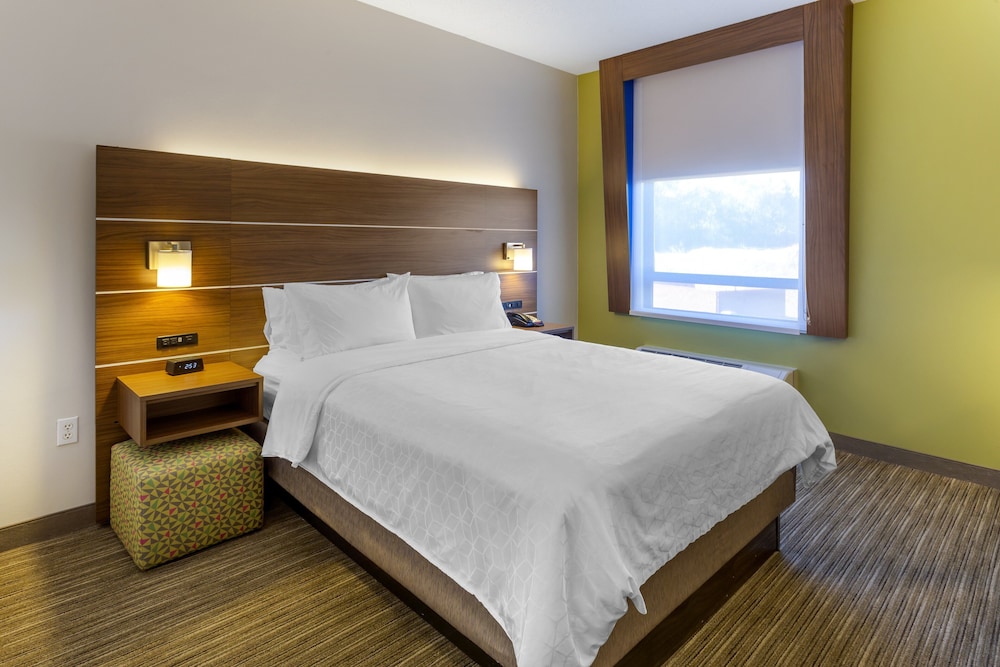 Standard Room, 1 Queen Bed - Photo 1