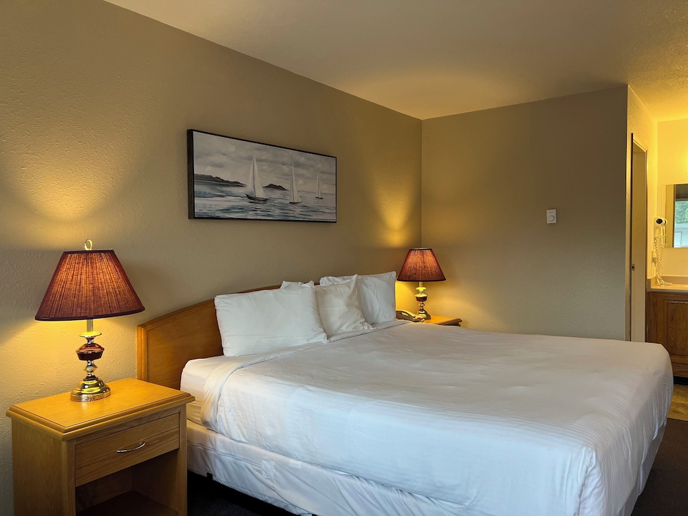 Kitchenette 1 Queen Bed photo 1