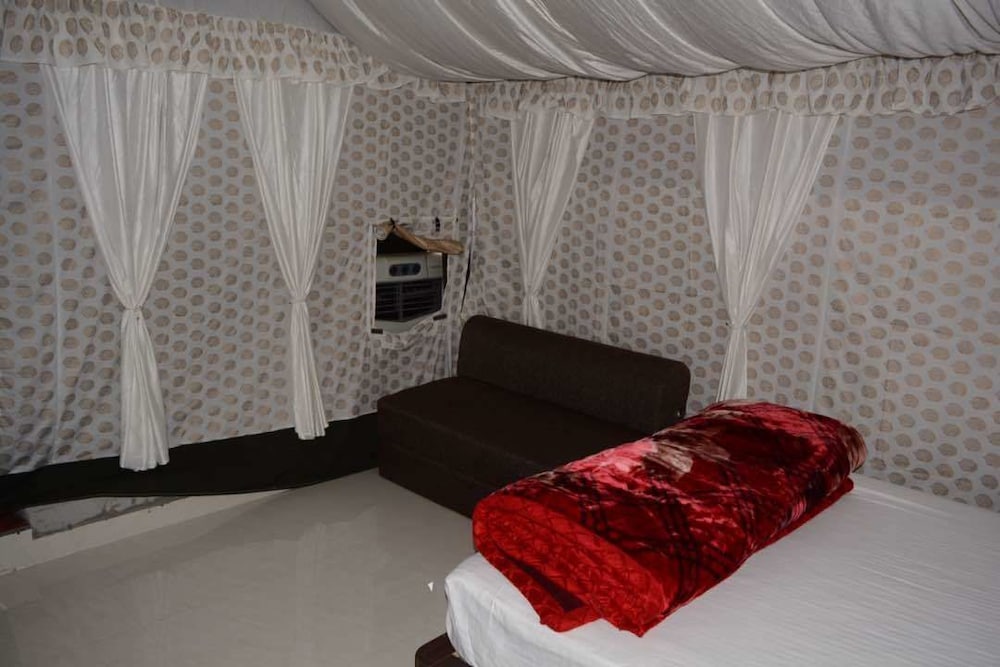 Luxury Tent photo 2