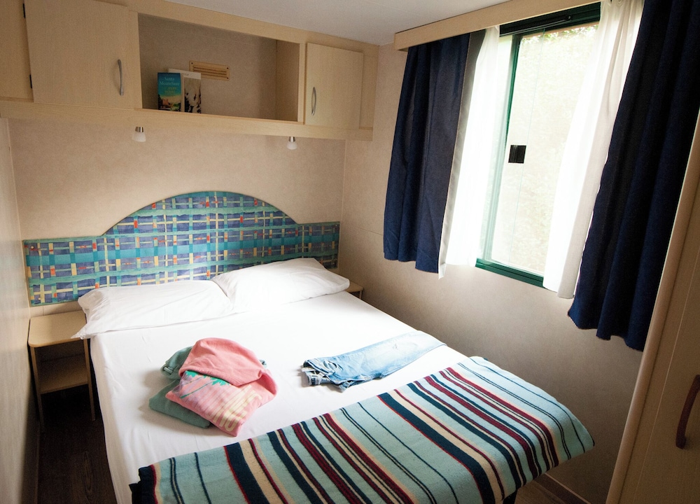 Economy Mobile Home, Kitchenette