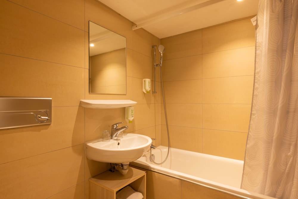 Triple Room - Photo 7