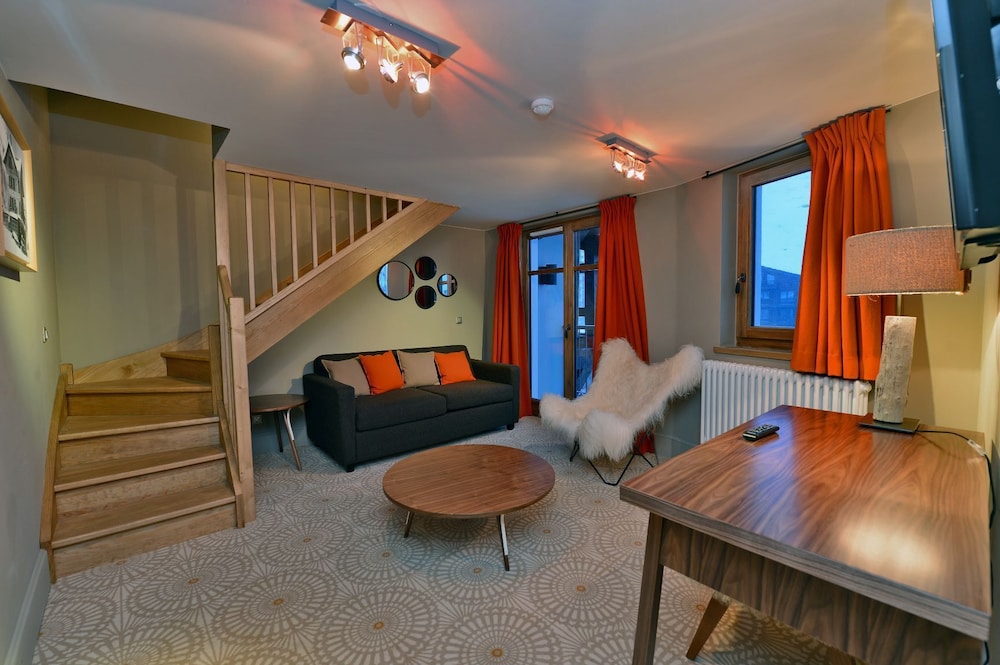 Duplex (Village View)