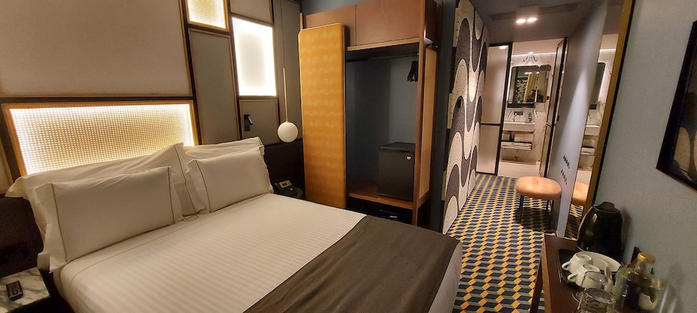 Standard Double Room - Photo 7