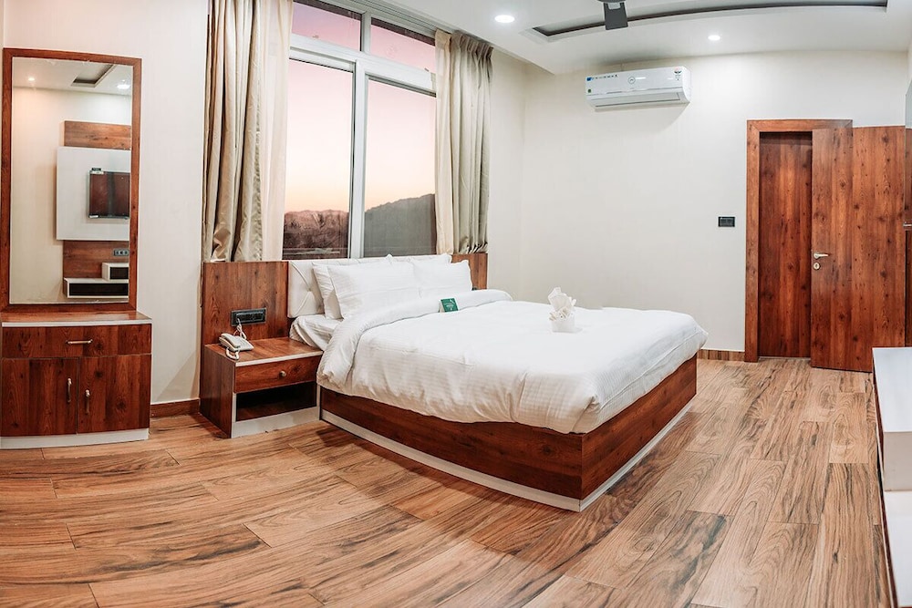 Queen Room